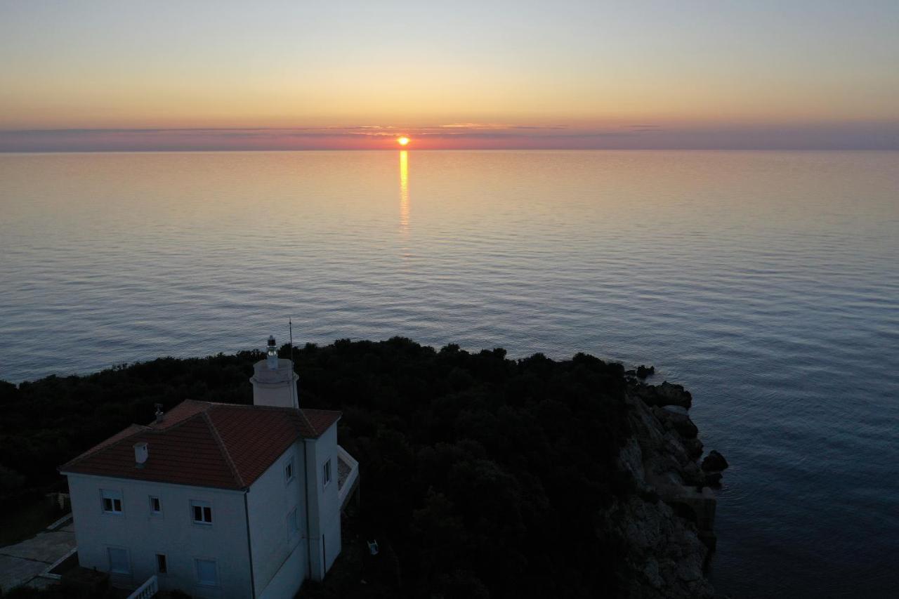 Pirate Backpackers Ulcinj Exterior photo